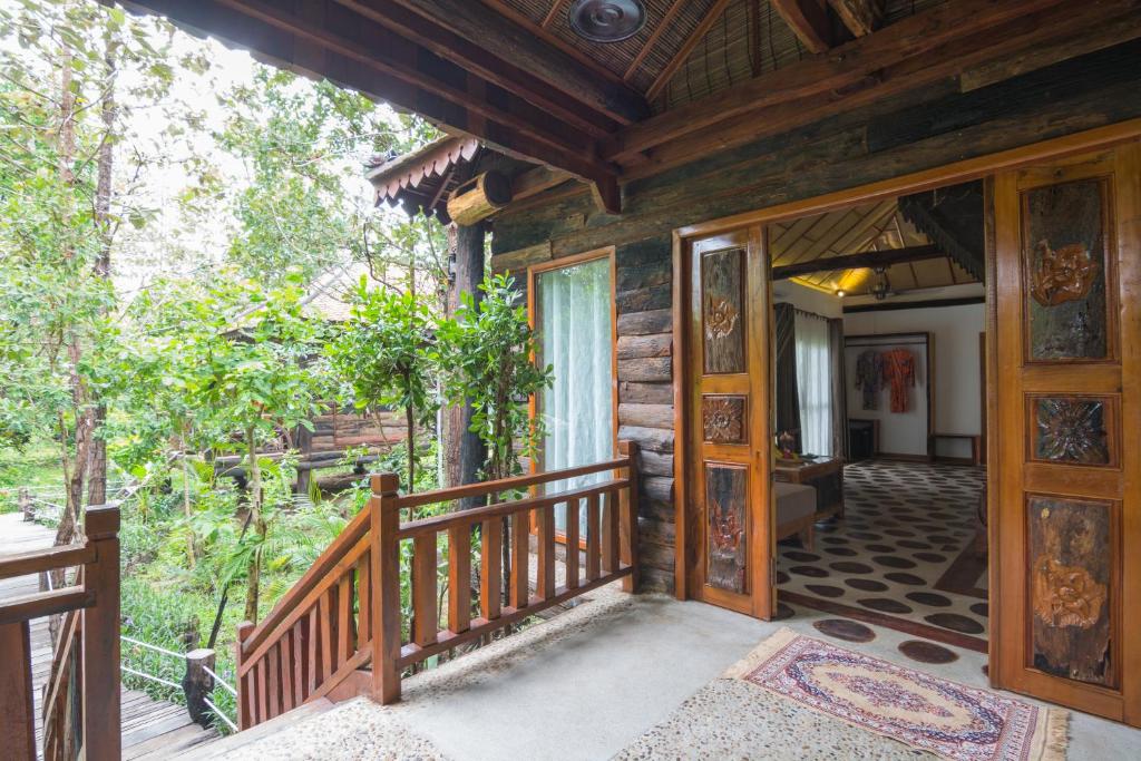 Balkón nebo terasa v ubytování Bong Thom Forest Lodge