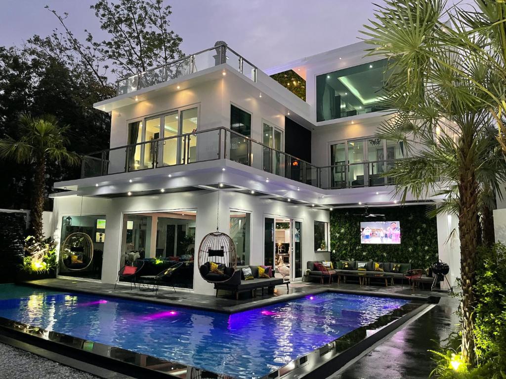 Premium Pool Villa Pattaya Omtien