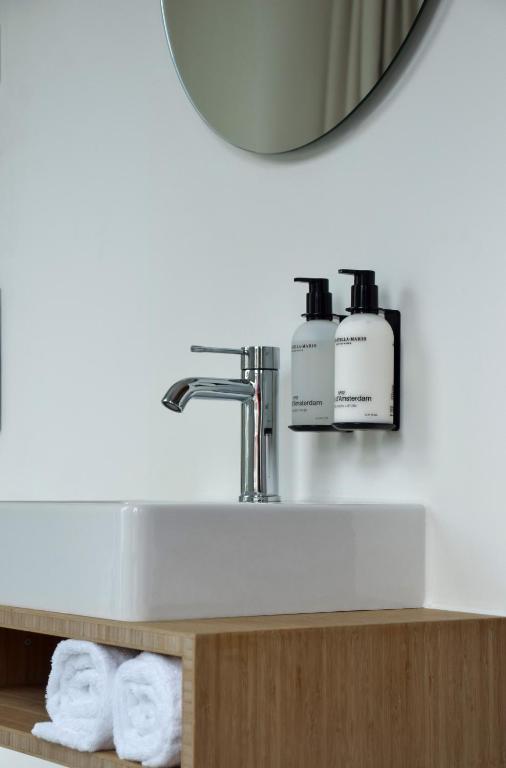 the bellhop - Resim 3