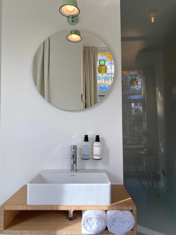 the bellhop - Resim 21