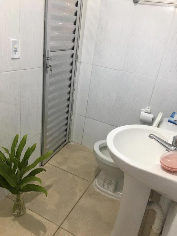 Casa com Piscina Itanhaem