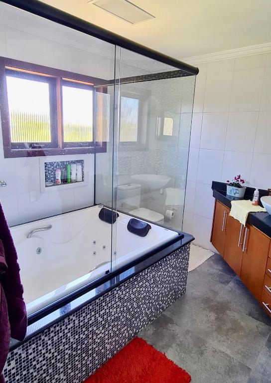  Casas 4 suítes com home office e area gourmet - excelente internet