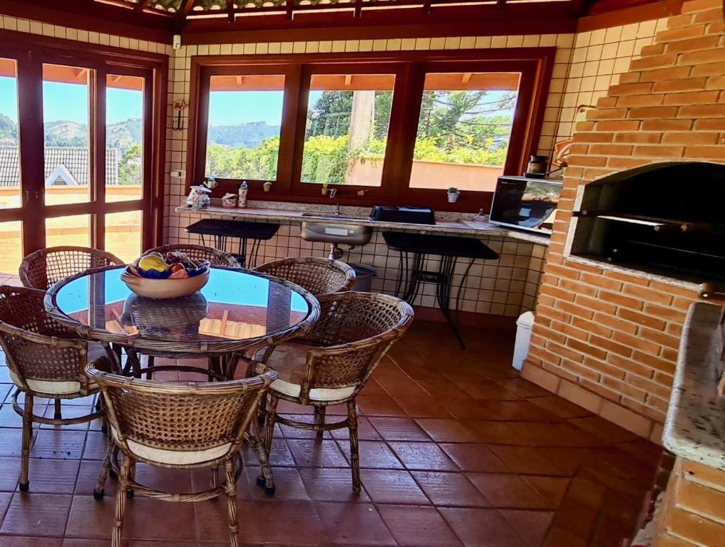  Casas 4 suítes com home office e area gourmet - excelente internet