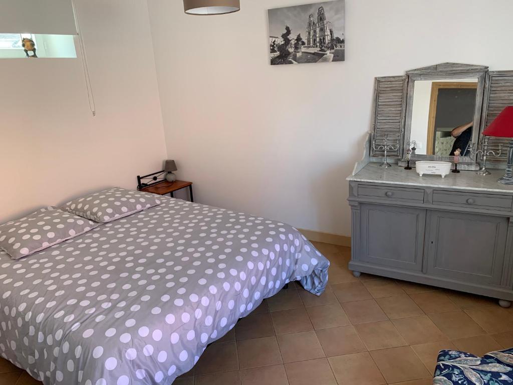 Postel nebo postele na pokoji v ubytování Gîte du Parc des Mauves