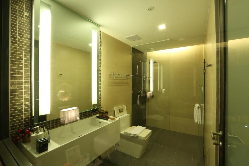 Koupelna v ubytování The Charm Resort Phuket - SHA Certified