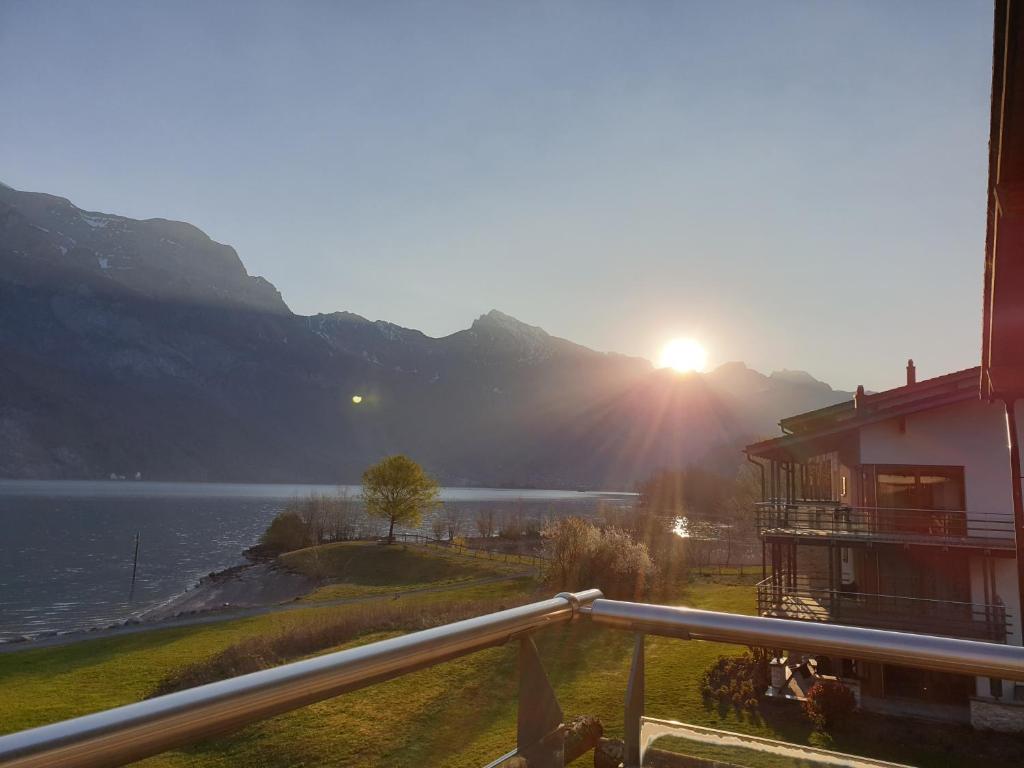 Balcony o terrace sa Walensee Apartment 80