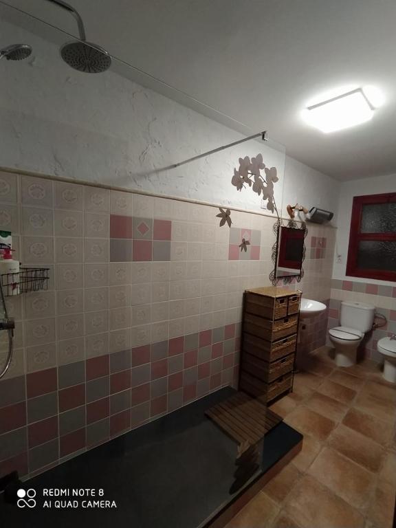 Koupelna v ubytování Cal Jardiner