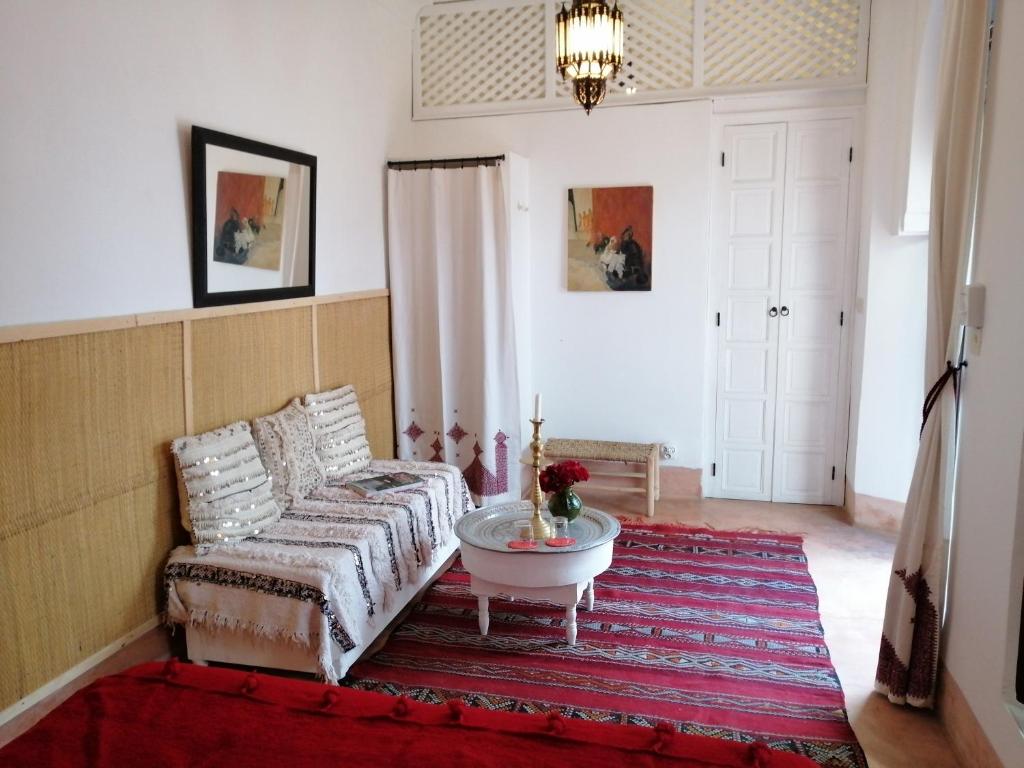 A seating area at Riad Dar Nouba