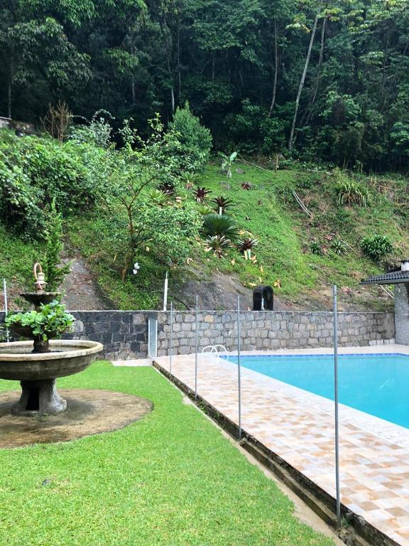  CASA DE CAMPO PISCINA NA SERRA FRIBURGO TEM 4 QUARTOS PROXIMO A MURI CACHOEIRAS PARQUE ESTADUAL 3 PICOs