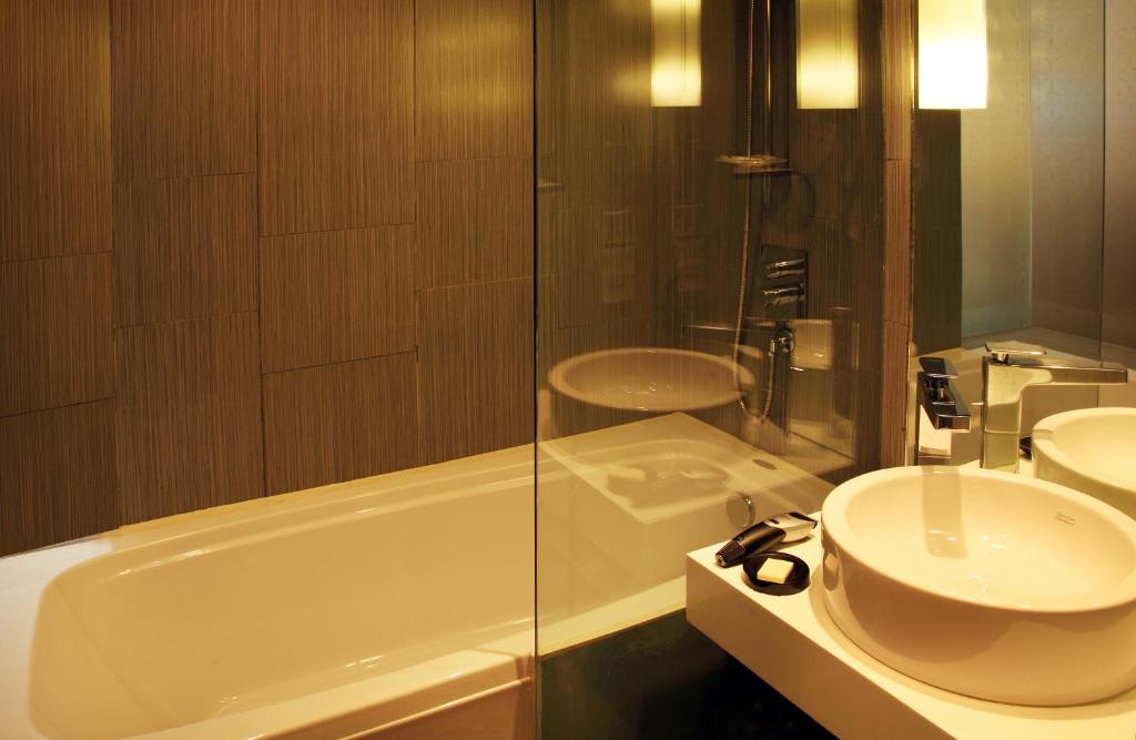 Classic Superior Double Room with City View