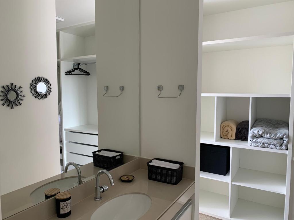  Metropolitan Sidney Smart Style