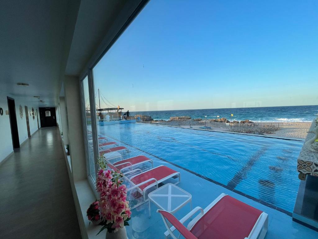 La alberca dentro o cerca de Turtle Beach Resort