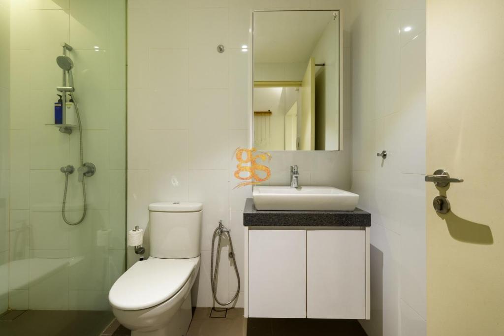 Bathroom sa EST Bangsar KL Sentral by Greater Stay