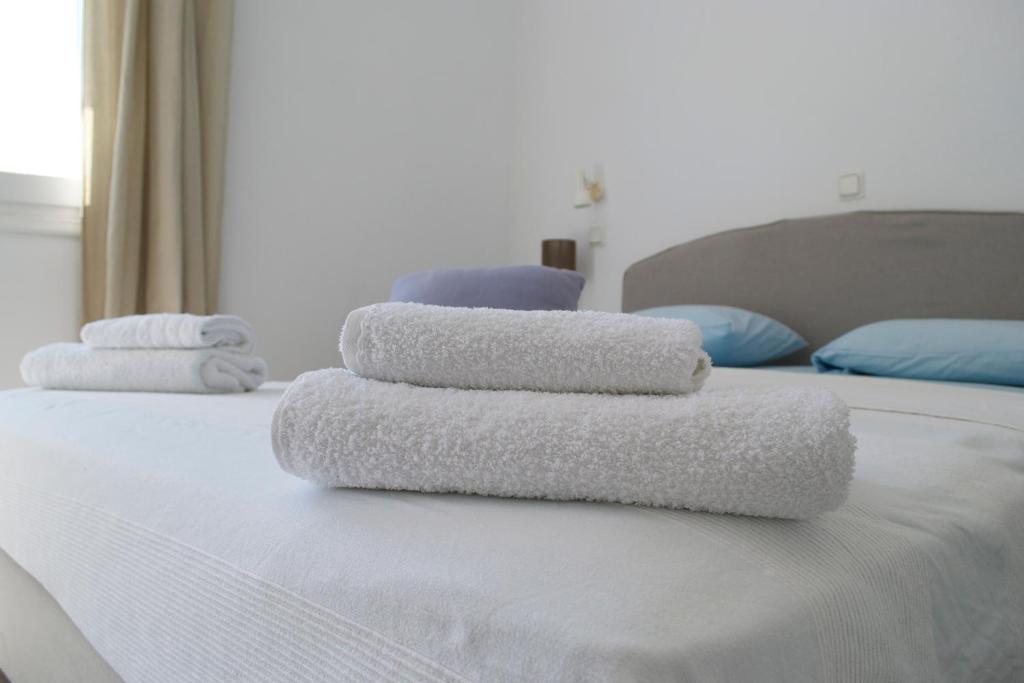 Posteľ alebo postele v izbe v ubytovaní Nafsika 4Bedroom Sea View House