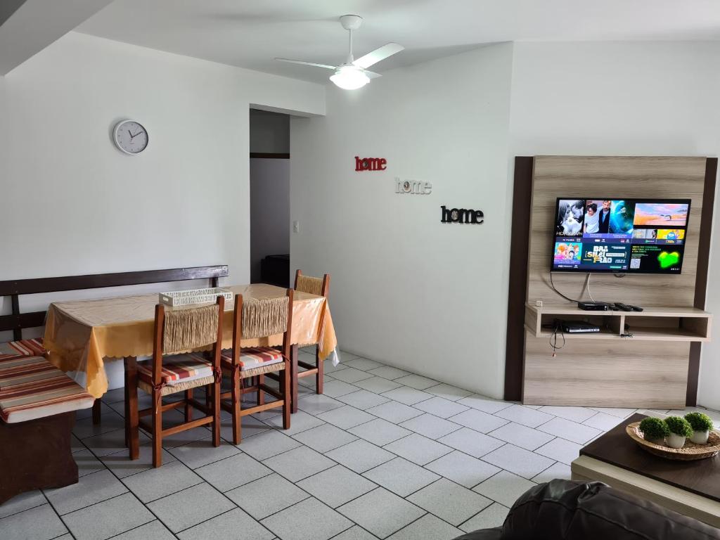  Apartamento 50 metros da praia