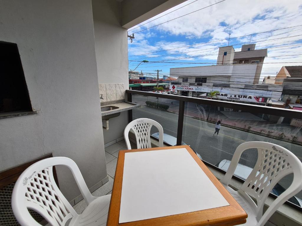  Apartamento 50 metros da praia