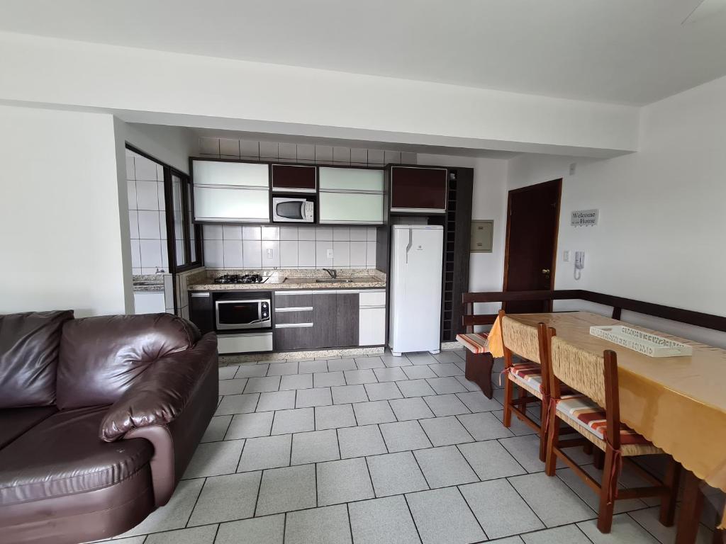  Apartamento 50 metros da praia