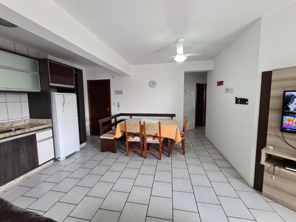  Apartamento 50 metros da praia