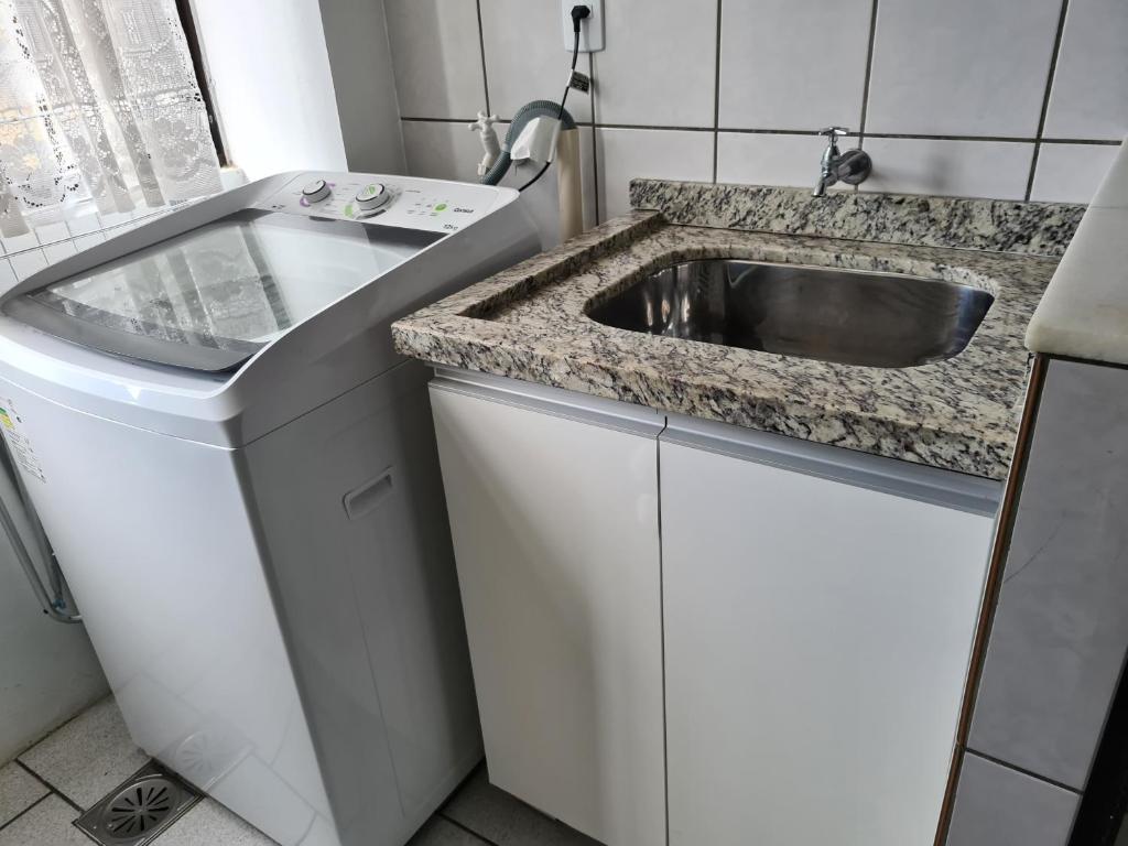  Apartamento 50 metros da praia