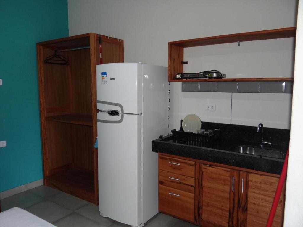  Praia Grande Kitnets e Hostel Ubatuba