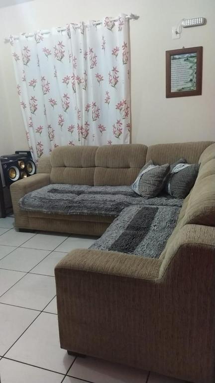  Casa Localizada a Menos de 100m da Praia de Zimbros