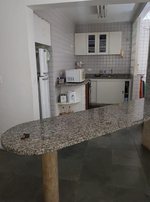  Apartamento no Guarujá ao lado do Mercado EXTRA