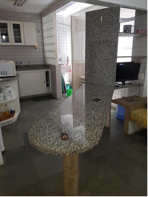  Apartamento no Guarujá ao lado do Mercado EXTRA