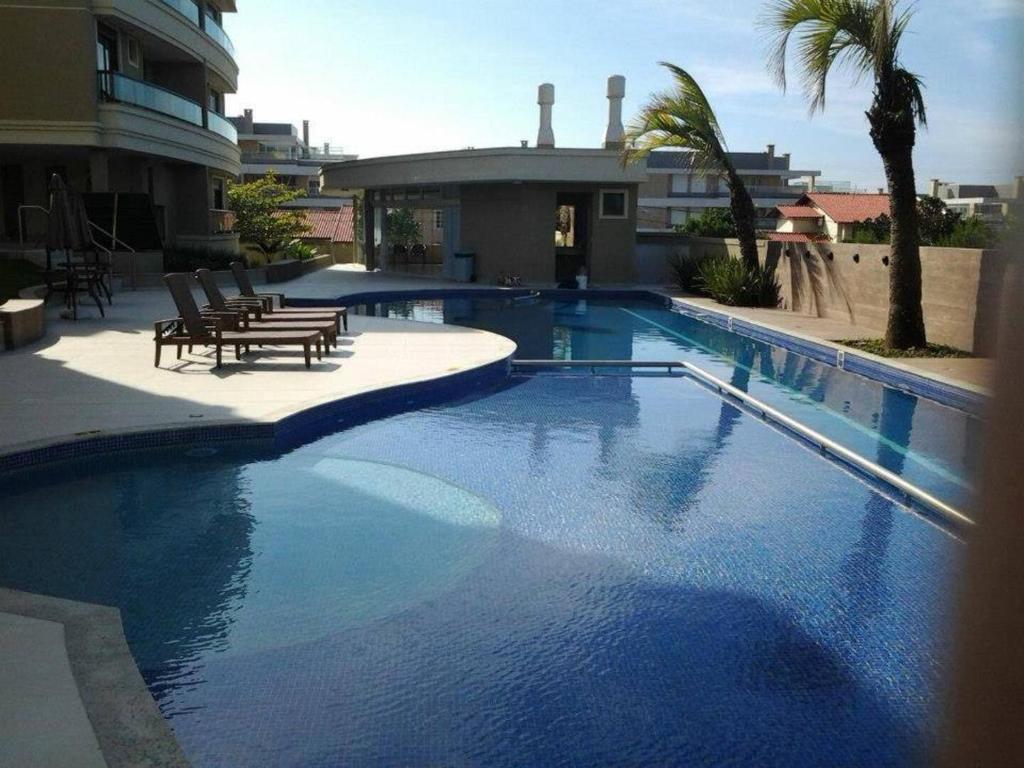  Apartamento em frente a Praia do Campeche.