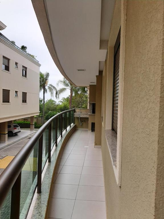  Apartamento em frente a Praia do Campeche.