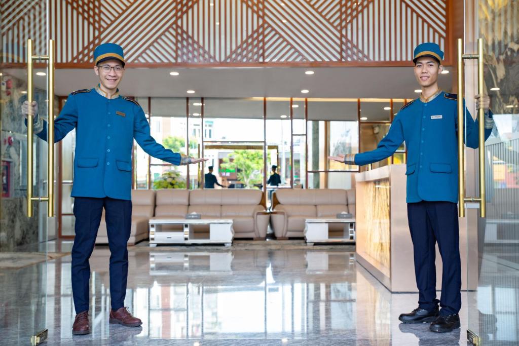 Členové personálu v ubytování Calix Hotel Da Nang Beach