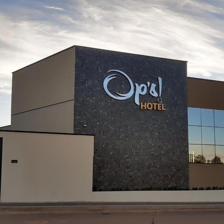  OP'S HOTEL