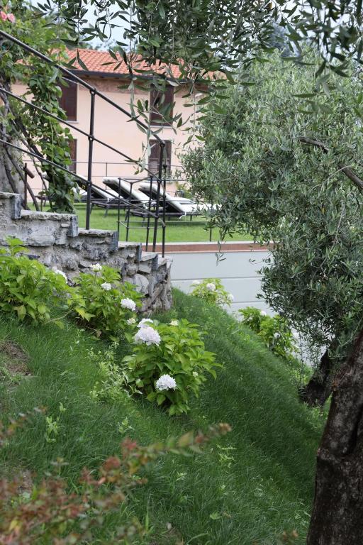 Vonkajšia záhrada v ubytovaní Villa Mojana Bellagio