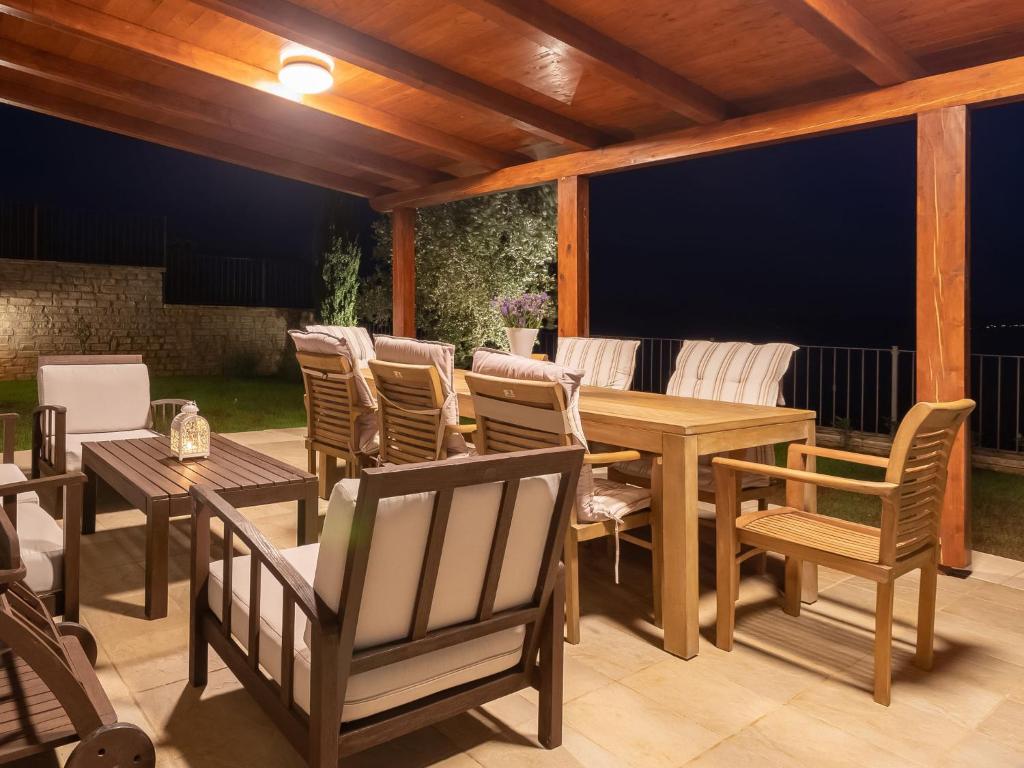 Fotografia z galérie ubytovania Holiday Home Villa Bugenvila by Interhome v destinácii Ugljan