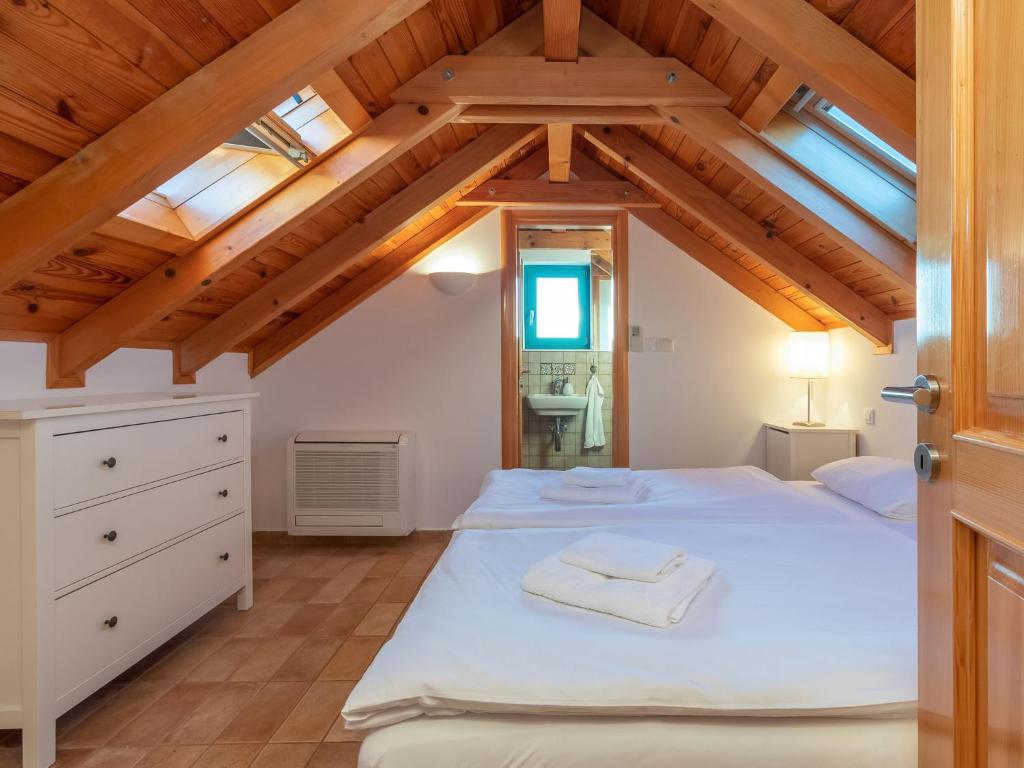 Posteľ alebo postele v izbe v ubytovaní Holiday Home Villa Bugenvila by Interhome