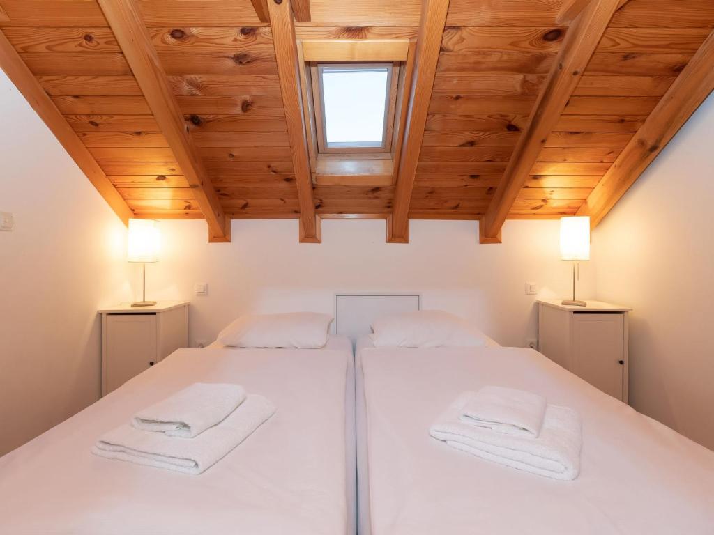Posteľ alebo postele v izbe v ubytovaní Holiday Home Villa Bugenvila by Interhome