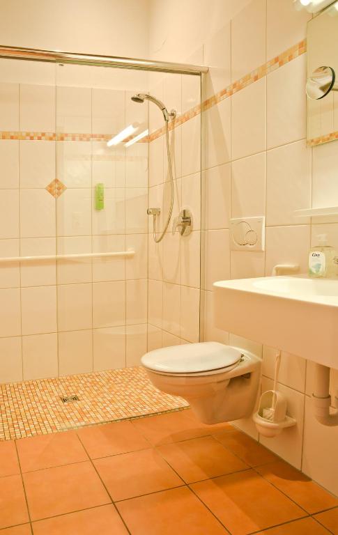 Koupelna v ubytování Gartenhotel Feldeck