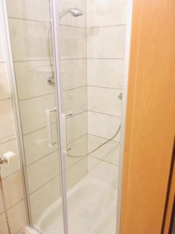 Koupelna v ubytování No2 TOP Apartment4YOU - 3 Zimmer, 1-6 Pers, Saarbrücken - Jägersfreude Saarbruecken