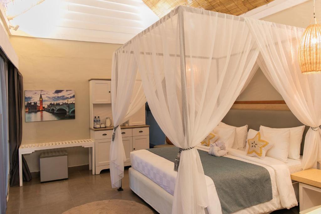 The Forty Eight Resort Candidasa - Family Cottage With Private Gazebo