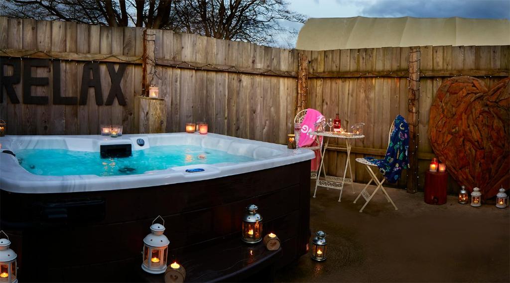 Pinewood Park - Tipis, Hot Tubs and Lodges, Scarborough – Updated 2023  Prices