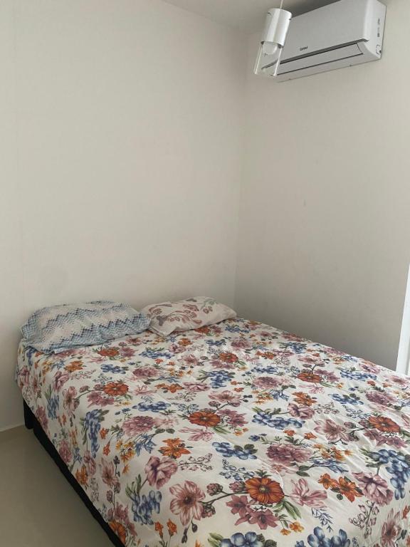  Linda Casa com 03 suítes 150 mts da praia