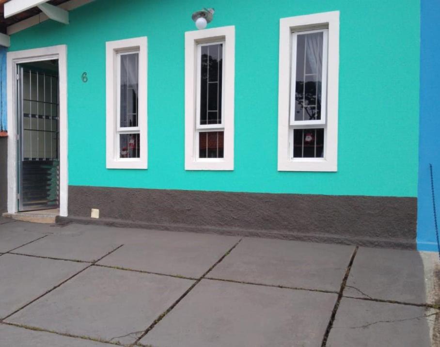  CASA CONFORTÁVEL PERTINHO DA PRAIA MARANDUBA