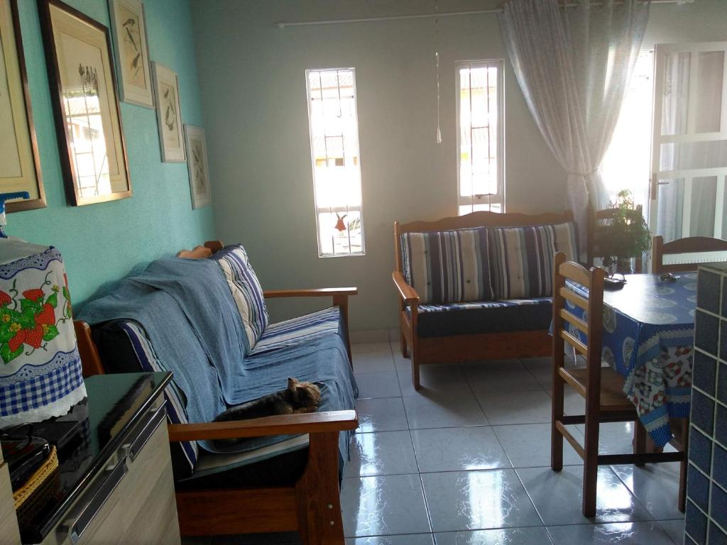  CASA CONFORTÁVEL PERTINHO DA PRAIA MARANDUBA