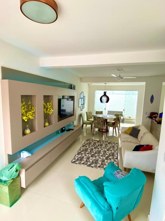  Linda Casa com 03 suítes 150 mts da praia