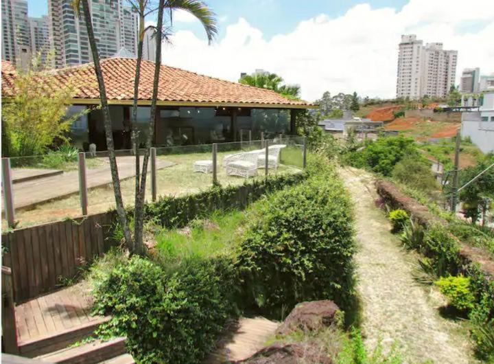  BELA MANSÃO no BELVEDERE com vista para toda BH