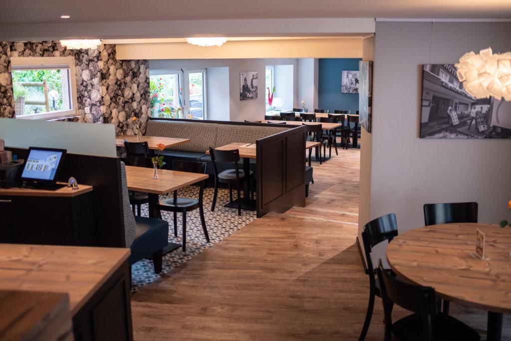 Ein Restaurant oder anderes Speiselokal in der Unterkunft Hotel Gerig 