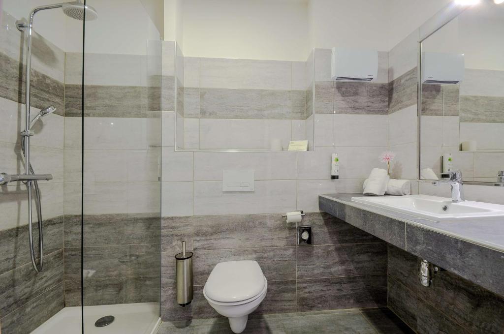 Koupelna v ubytování Sure Hotel by Best Western Beziers Le Monestie