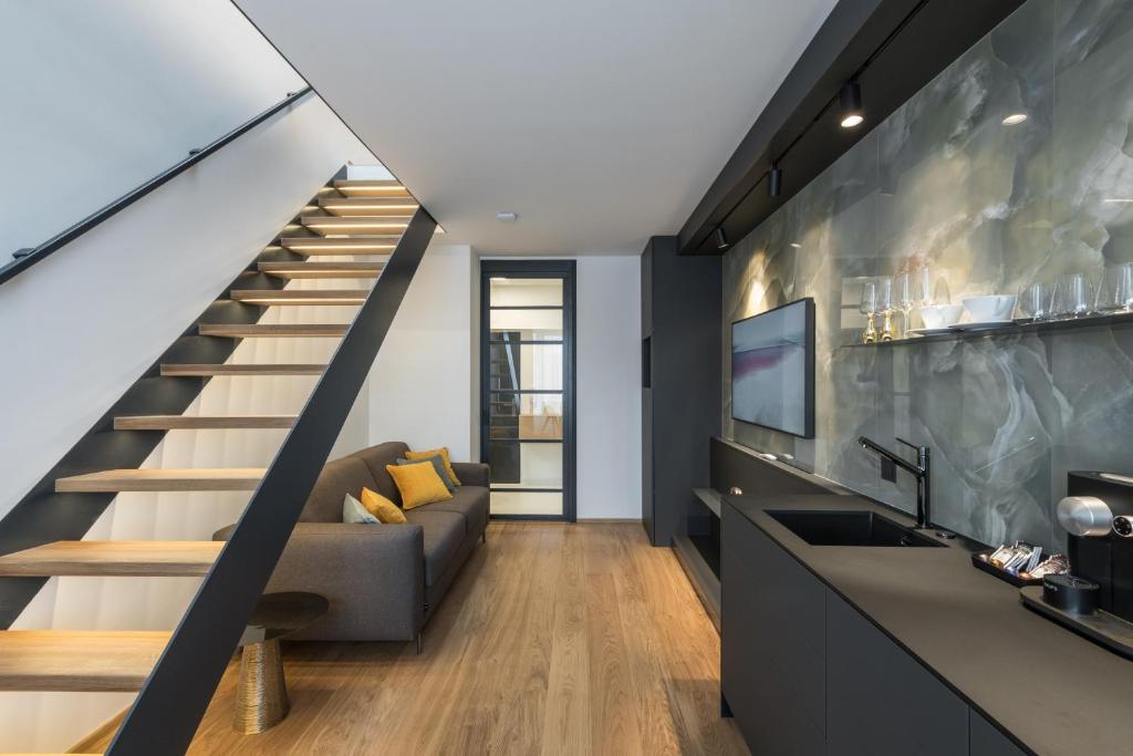 Posedenie v ubytovaní Fully renovated stylish duplex in a convenient location
