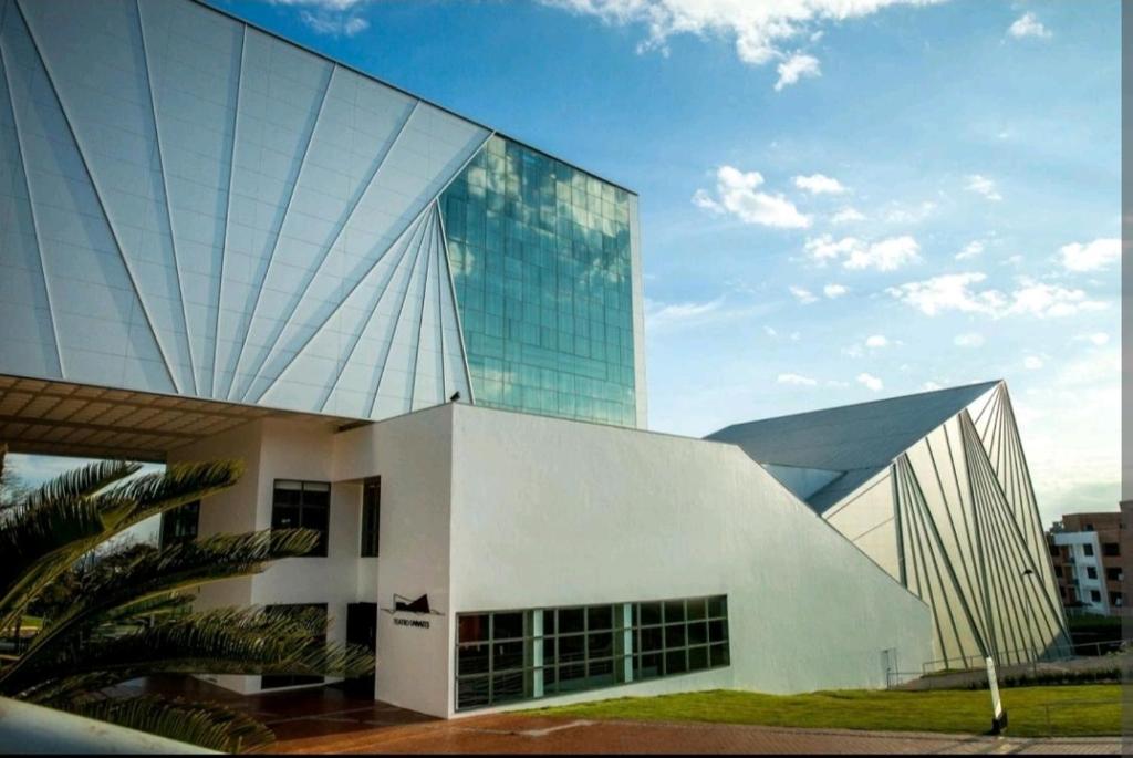  LINDO APARTAMENTO AO LADO DA UNIVATES