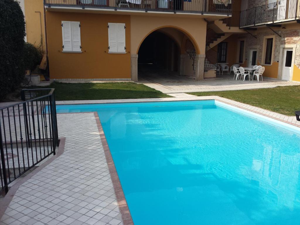 Bazén v ubytování B&B Al Vec Licinsi' nebo v jeho okolí