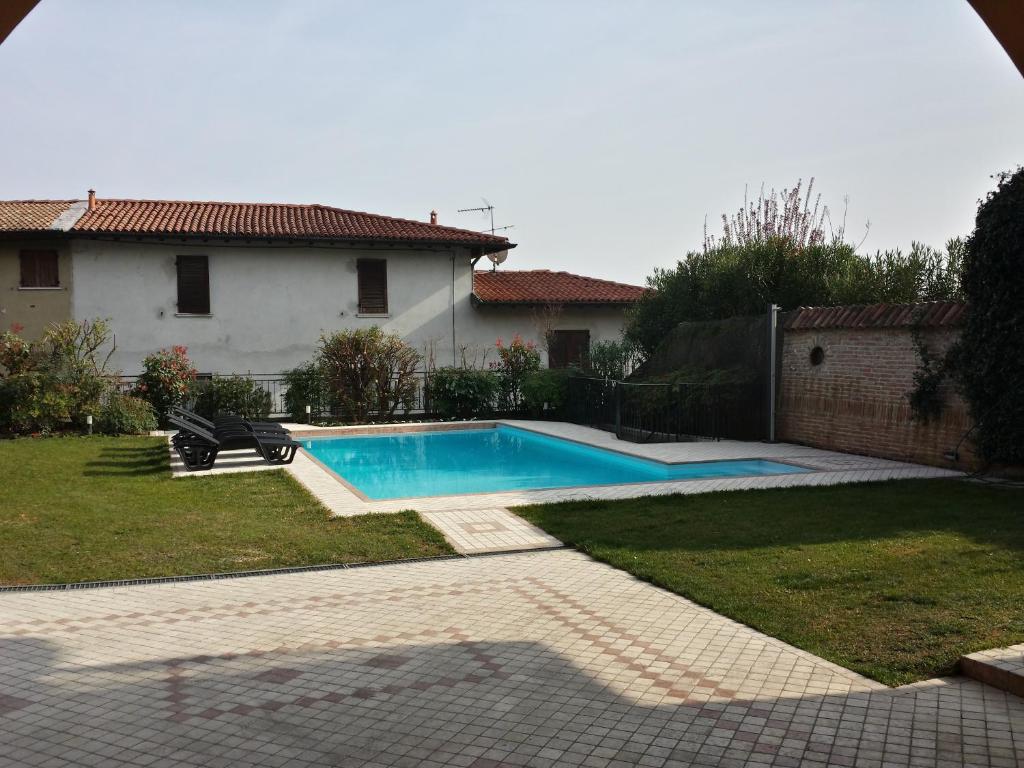 Bazén v ubytování B&B Al Vec Licinsi' nebo v jeho okolí